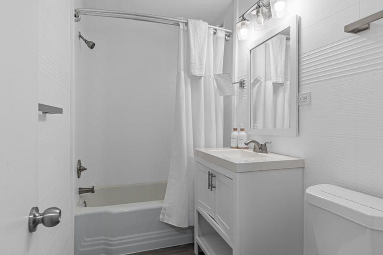 Bathroom 4, House at Phipps, Atlanta