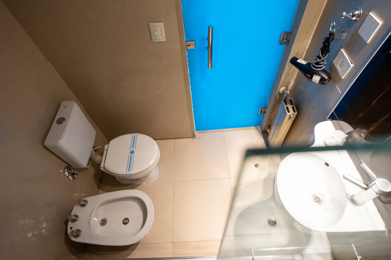 Bathroom 3, Hotel Ausonia, Bariloche