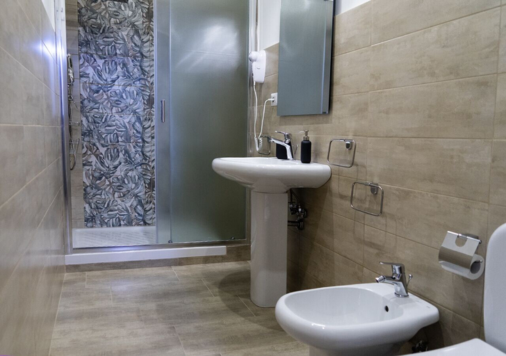 Bathroom, papali 289, Catania