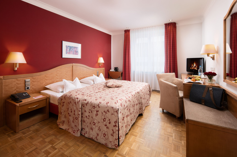 Bedroom 2, Hotel Baseler Hof, Hamburg