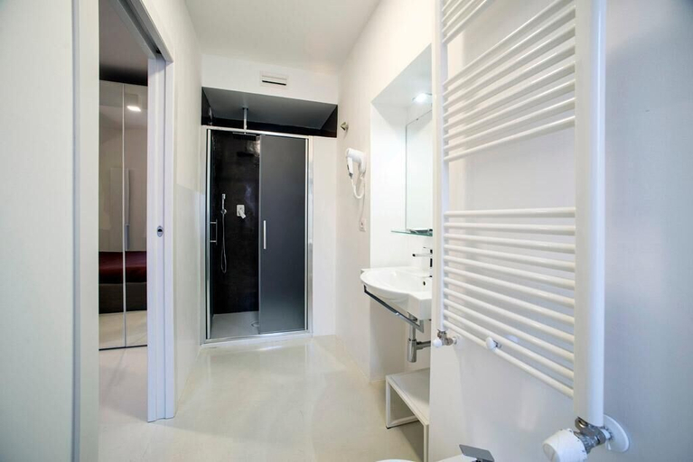 Bathroom 5, L'Ottava GuestHouse, Milano