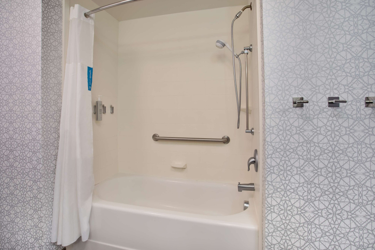 Bathroom 4, Hampton Inn & Suites Columbia/Southeast-Ft. Jackson, Richland