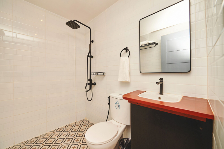 Bathroom 3, Hotel Gray in Boracay, Malay