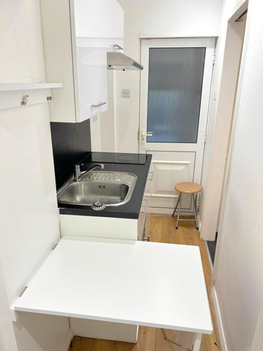 Others 4, Cute Studio Apartment in South Croydon, London