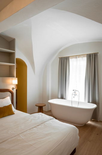 Bedroom 4, Pension Leuchtenburg, Bolzano
