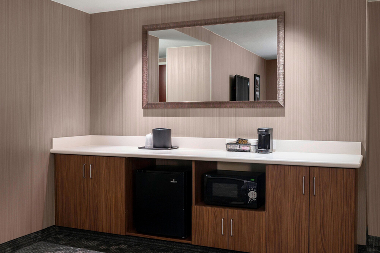 Bathroom 5, Courtyard by Marriott Seattle Federal Way, King