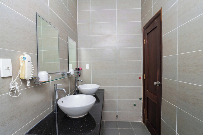 Bathroom 3