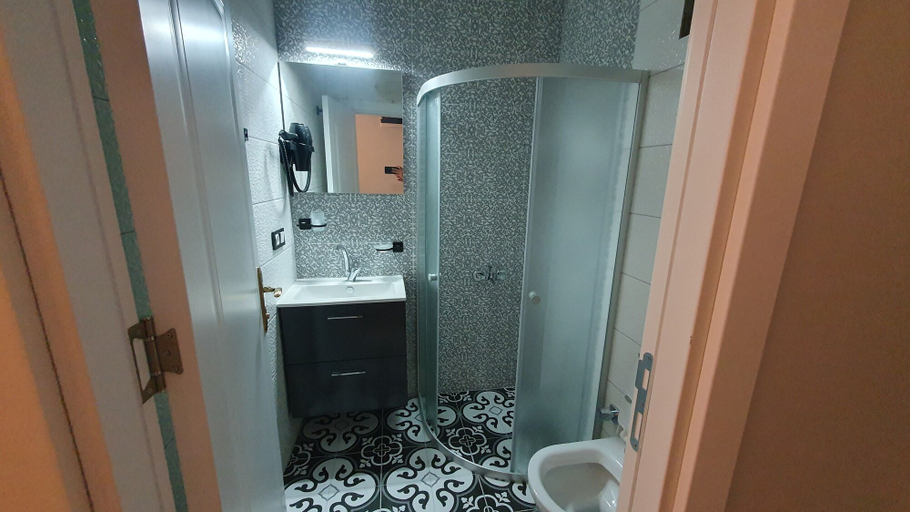 Bathroom 5, Dimora Gold Hotel, Merkez