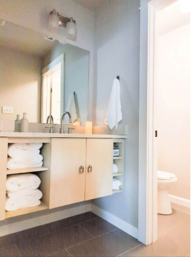 Bathroom 3, Charming Studio W/deck & Garden, Bexar