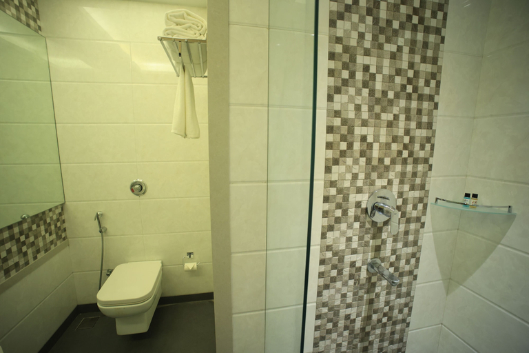 Bathroom 4, The Byke Delotel, Mumbai Suburban