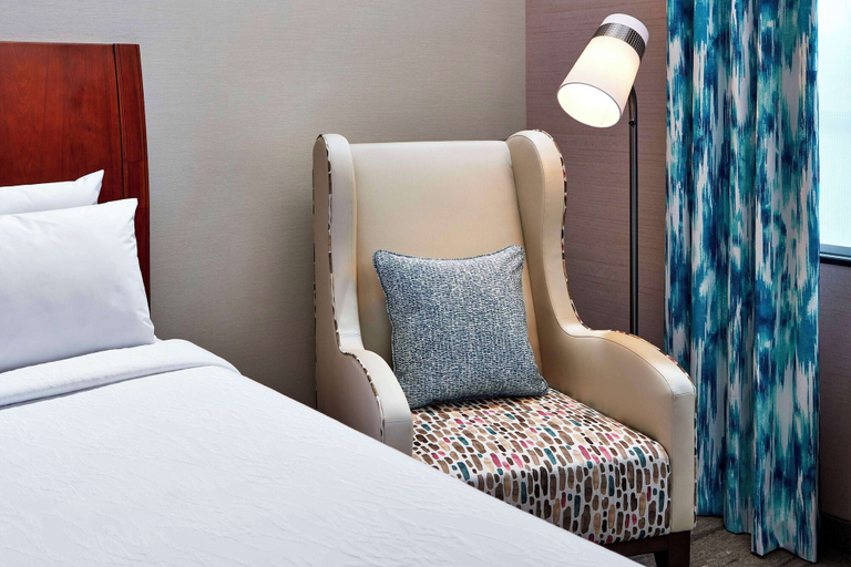Bedroom 3, Hilton Garden Inn Valencia Six Flags, Los Angeles