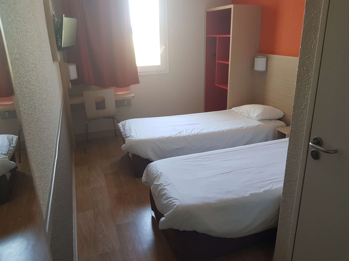 Bedroom 3, Hotel Première Classe Sens Nord Saint Clément, Yonne