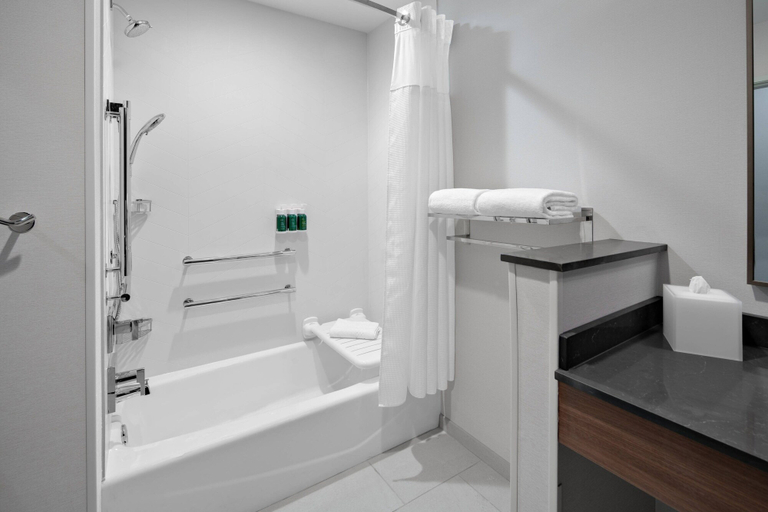 Bathroom 3, Fairfield Inn & Suites by Marriott Lake Geneva, Walworth