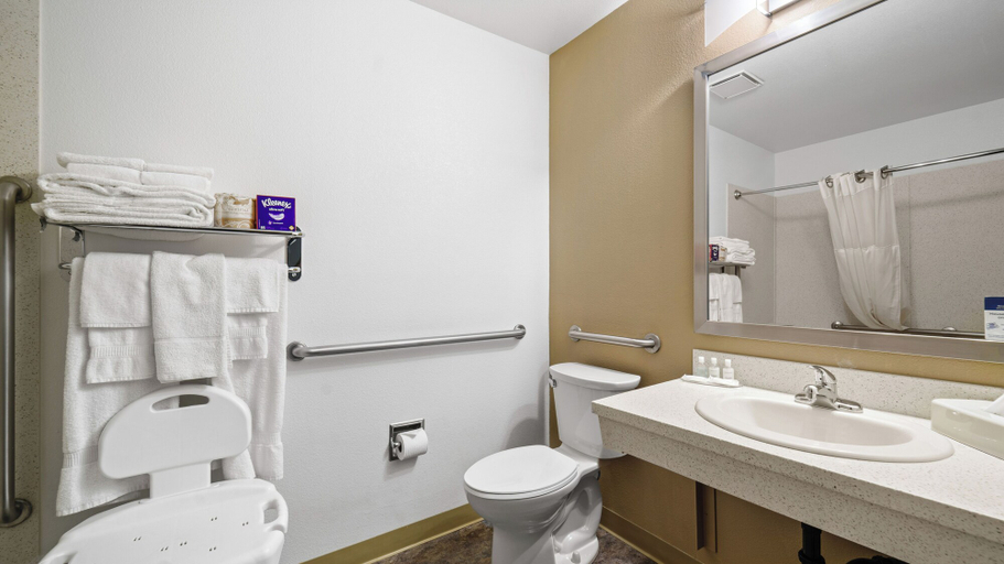 Bathroom 5, Clarion Hotel Suites Fairbanks, Fairbanks North Star