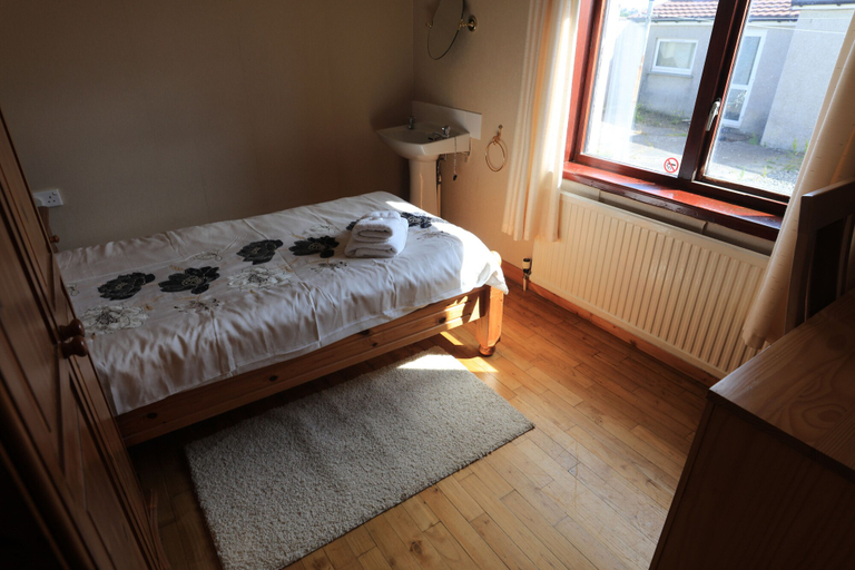 Bedroom 2, sandwick bay guest house, Eilean Siar