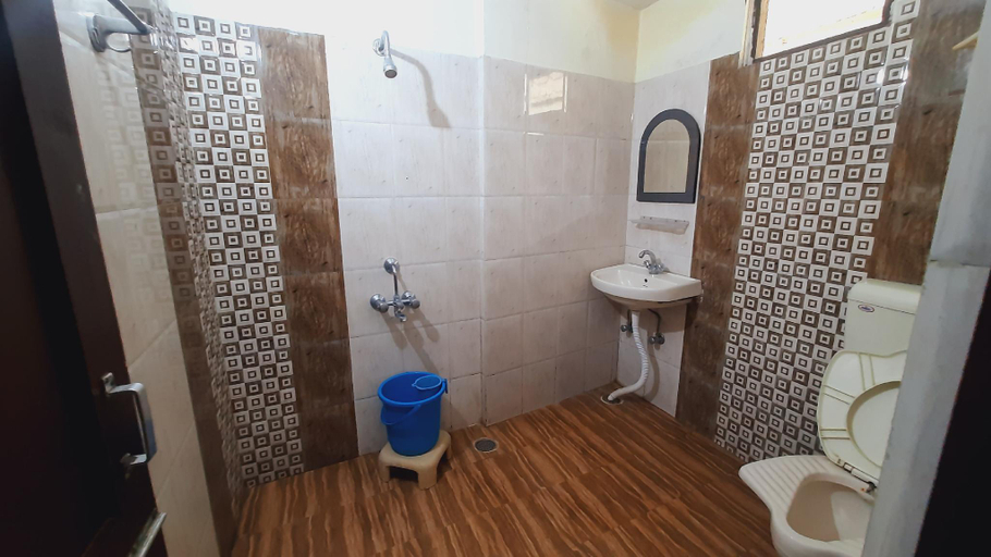 Bathroom, Mountain View 3 Rooms Set with Best Sunset, Shimla