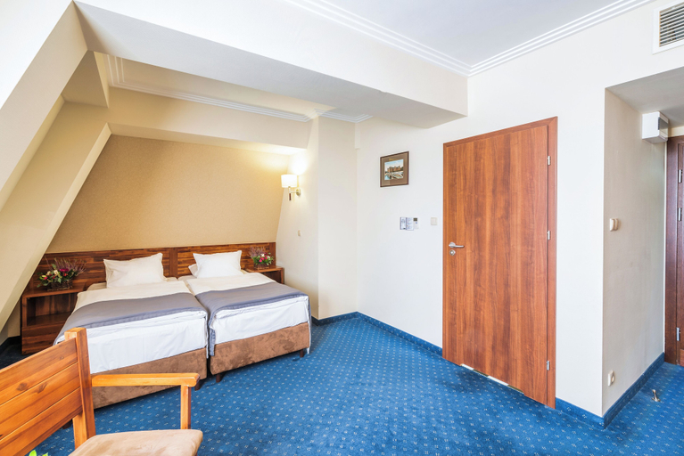 Bedroom 3, Hotel Piast, Środa Śląska