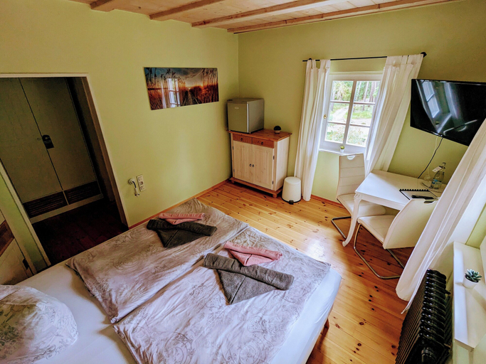 Bedroom 3, Strandhotel Lindequist, Vorpommern-Rügen