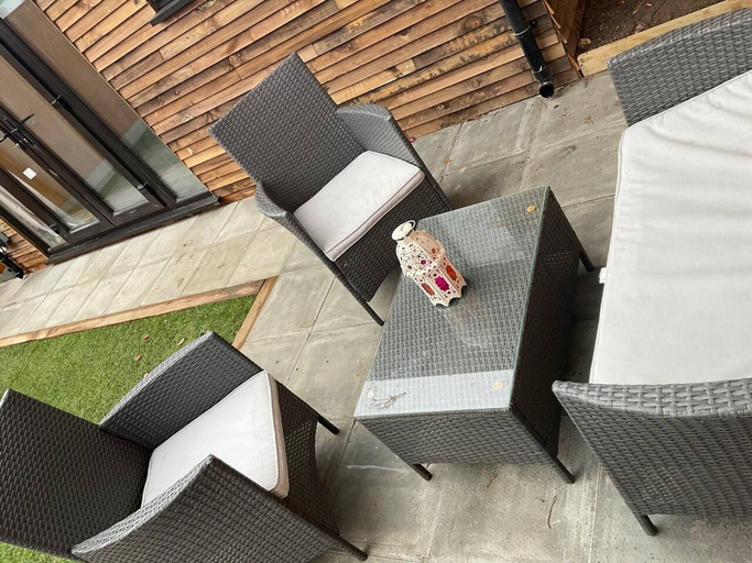 Others 4, Captivating 1-bed Studio in London, London