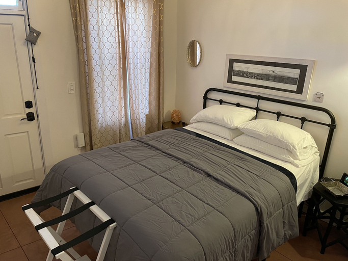 Bedroom 3, Painted Lady Bed & Brew, Bernalillo