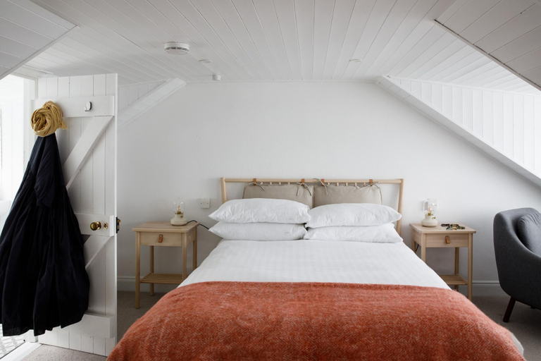 Bedroom 2, Roundstone Quay