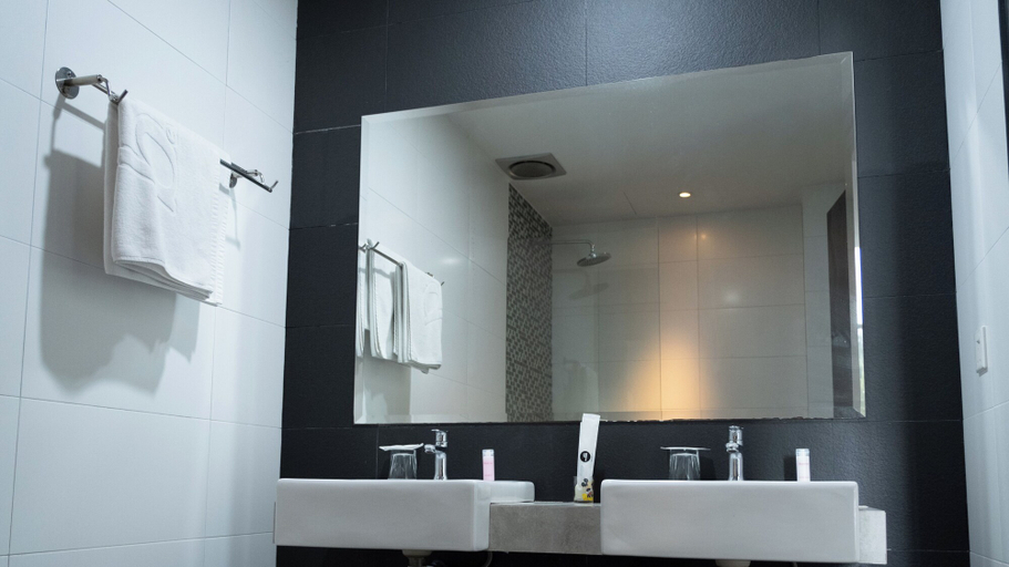 Bathroom 4, Beverly Hotel, Larut and Matang