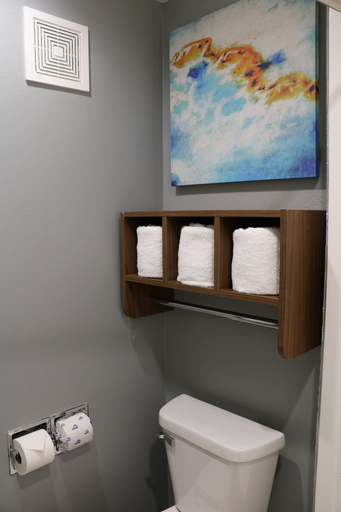 Bathroom 4, La Quinta Inn & Suites by Wyndham Chicago Gurnee, Lake