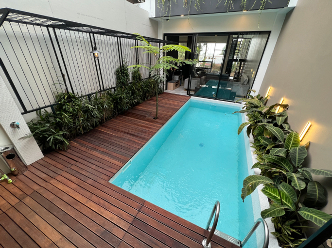 Swimming Pool 17