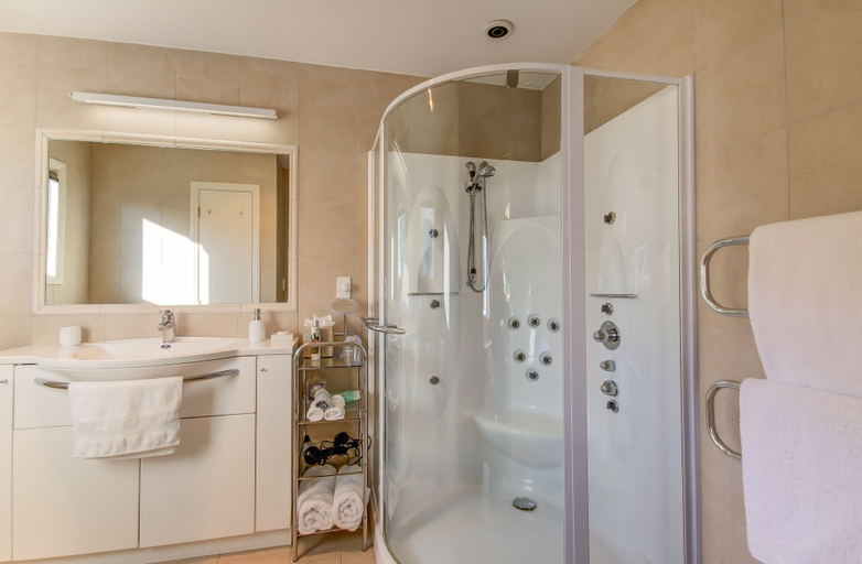 Bathroom 4, Queenstown Country Lodge, Queenstown-Lakes