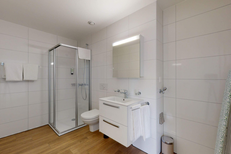 Bathroom 3, Lodges Hotel Morges, Morges
