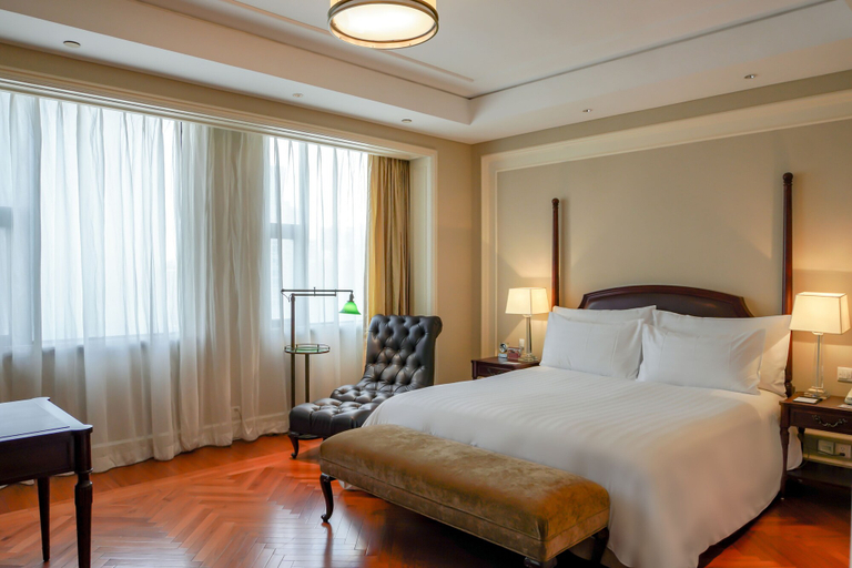 Bedroom 3, Sunrise on the Bund, Shanghai