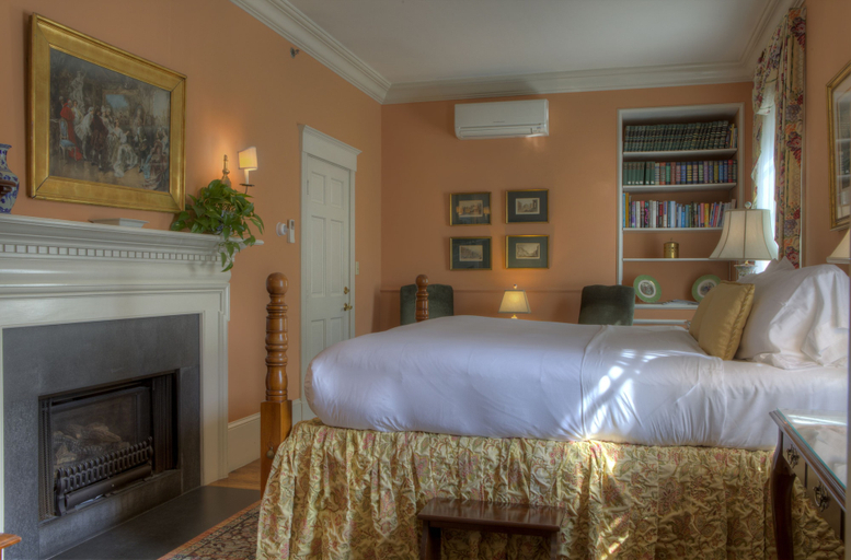 Bedroom 2, Francis Malbone House Inn, Newport