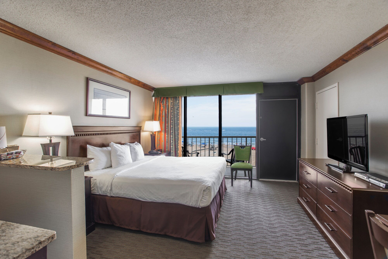 Bedroom 4, Beach Quarters Resort, Virginia Beach