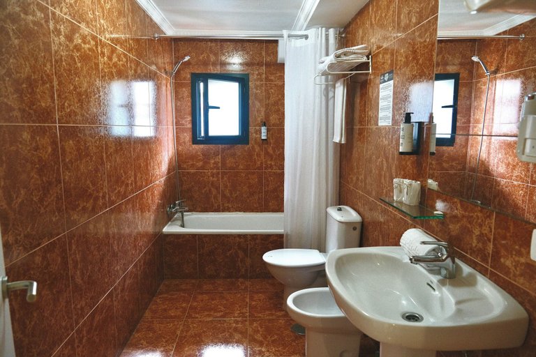 Bathroom 4, Hotel Adonis Capital, Santa Cruz de Tenerife
