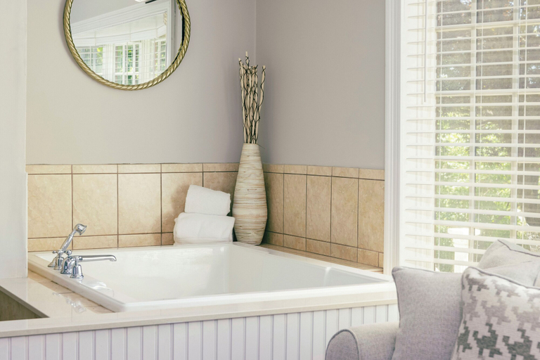 Bathroom 4, The Villa Bed & Breakfast, Washington