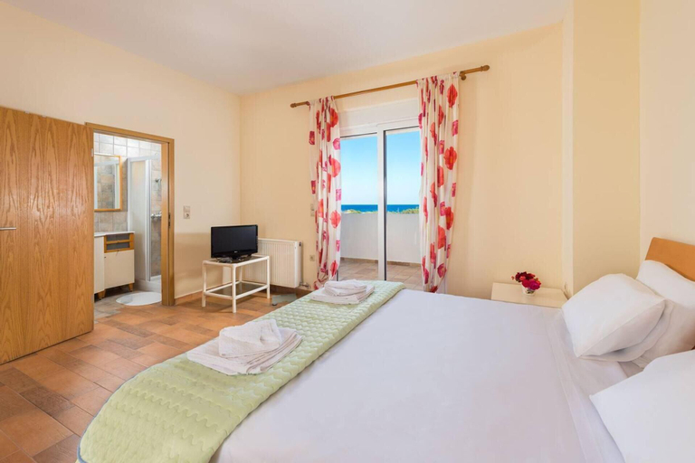 Room 2, Stunning 5-bed Villa in Gennadi!, South Aegean
