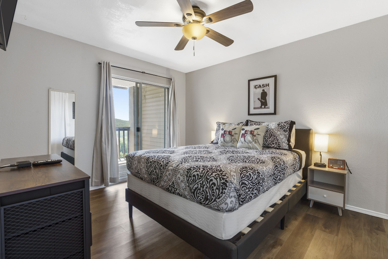 Bedroom 3, Rockin' Retreat, Stone