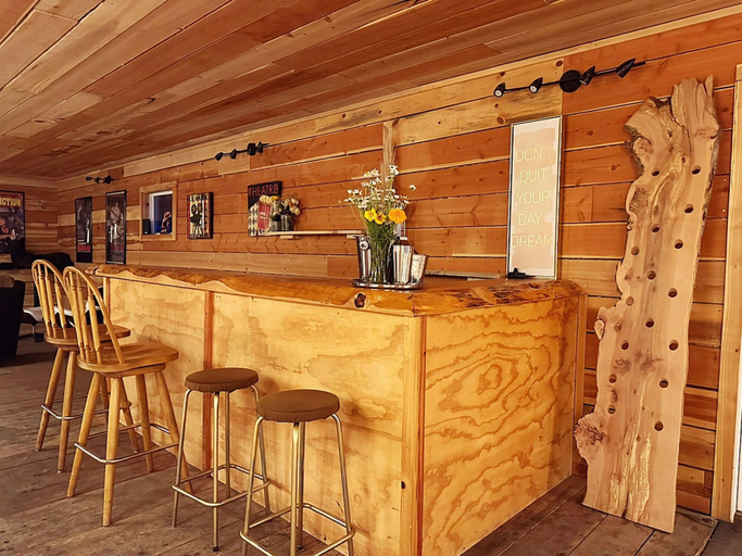 Food & Drinks, Utopia Feels Botanical Glampground, North Okanagan
