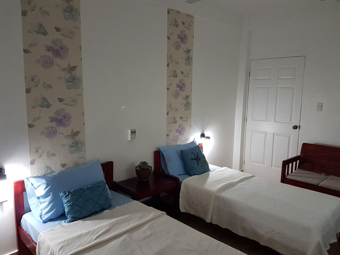 Bedroom 3, Hotel Pentaqua, Irosin