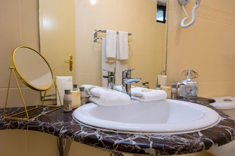 Bathroom 3, HOTEL SIR ROYAL, Municipiul Bucuresti