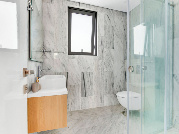 Bathroom, Sanders Olive - Chic 1-bdr Apt With Shared Pool