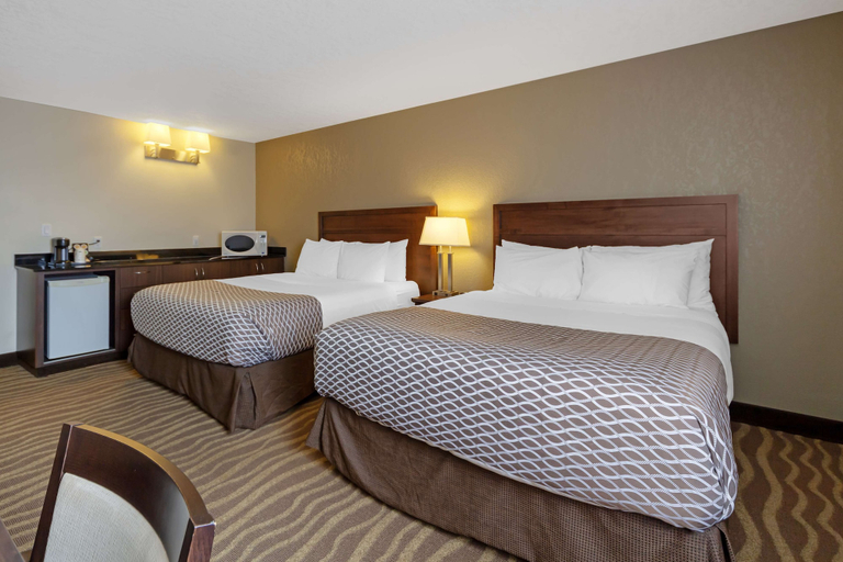 Bedroom 1, Best Western High Road Inn, Division No. 14