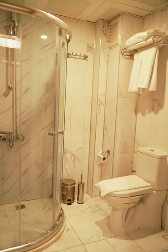 Bathroom 5, Otel Çınas, Merkez