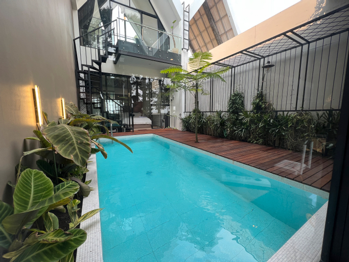 Swimming Pool 28