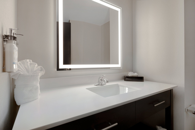 Bathroom 26