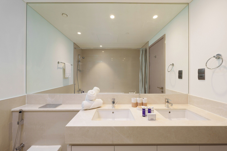 Bathroom 4, Maison Privee - Luxury 2Bedroom w/ Burj Khalifa & Fountain Views, Dubai