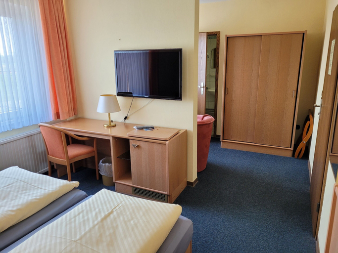 Bedroom 2, EMS Hotel, Emden