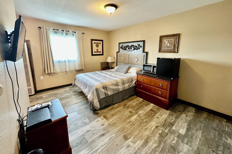 Bedroom 24