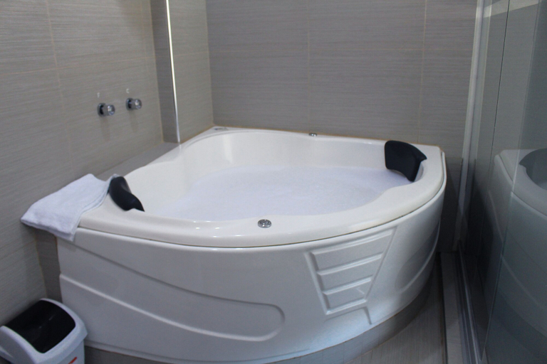 Bathroom 3, HOTEL BURJ KHALIFA, La Convención