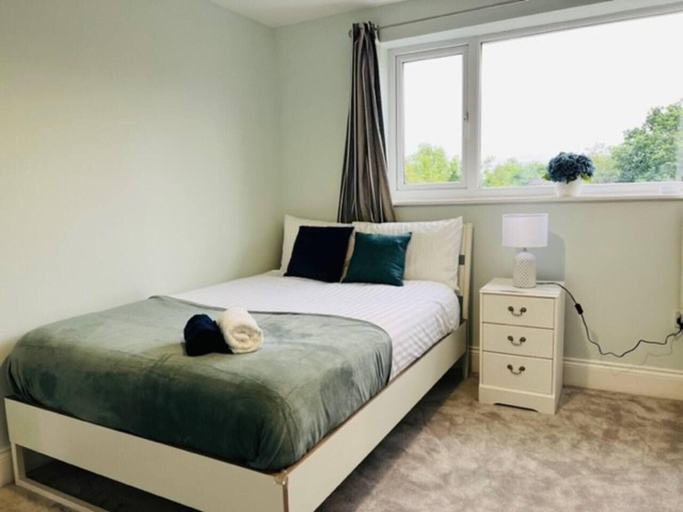 Others 4, 4 Bed House - Sleeps 9 - Garden - Parking - Wifi, Birmingham